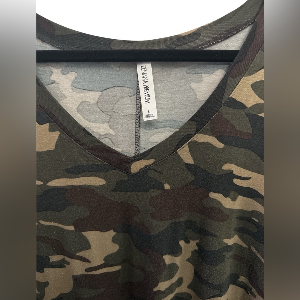 Zenana Premium Camo V-Neck Tunic Top Size L Soft Stretch 3/4 Sleeve - Picture 5 of 7
